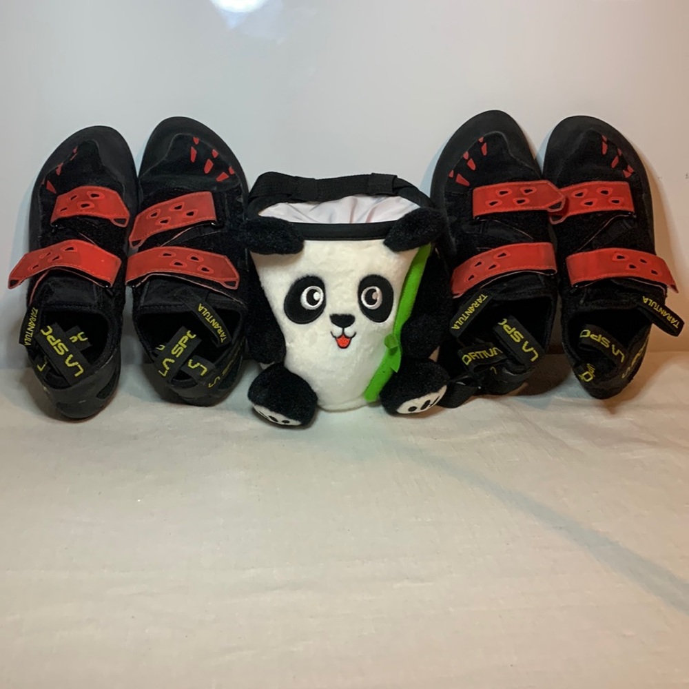 Tarantula/Black & Red/ size 6